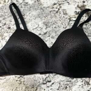 Wacoal no wire elegant  Black Women's Bra.